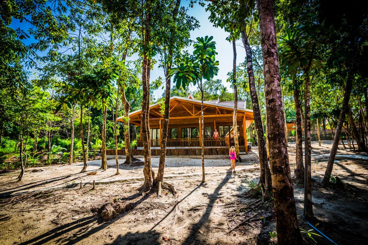 Sol Beach Resort Koh Rong Sanloem Exterior photo